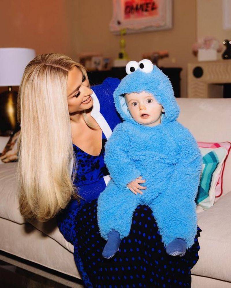 Instagram.com/parishilton